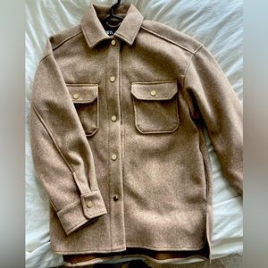 Zara camel shacket with gold hardware. NEVER WORN. BOUGHT 9/19/23